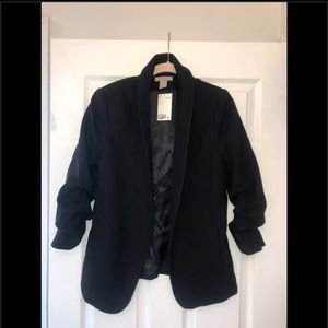 Black scrunched sleeve blazer!